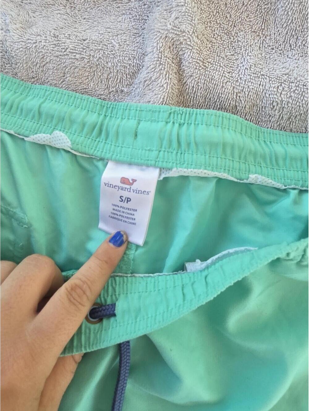 Vineyard Vines Shorts Swim Trunks Swimwear  Summer Shorts Men's small [COPY] - Picture 2 of 4